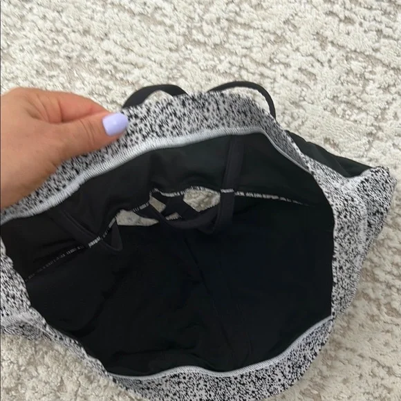 lululemon athletica Black and White Sports Bra Intimates - Picture 10 of 12